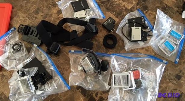 lot 165 image: Group of accessories for misc electronics...