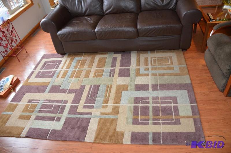 lot 18 image: Abacus handmade rug.  89&quotx60"...