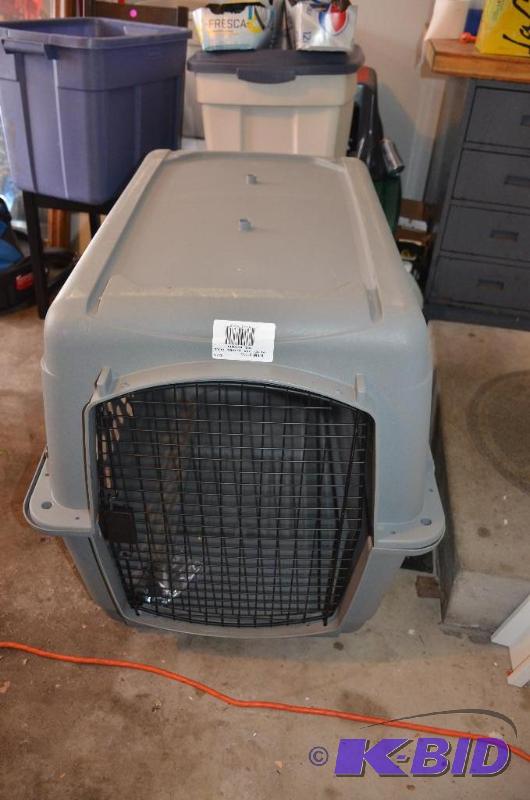 lot 190 image: pet carrier 30x24x36"...