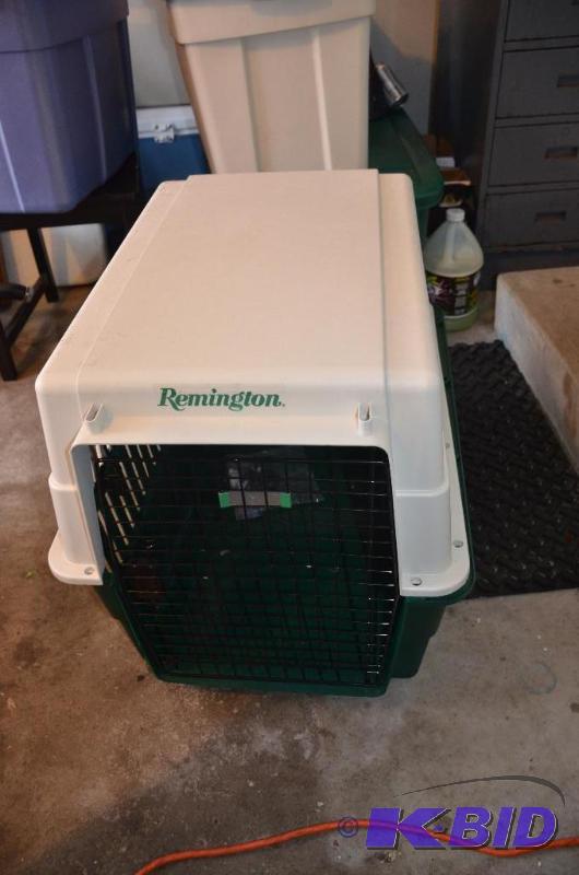 lot 191 image: dog kennel 32x 26x38"...