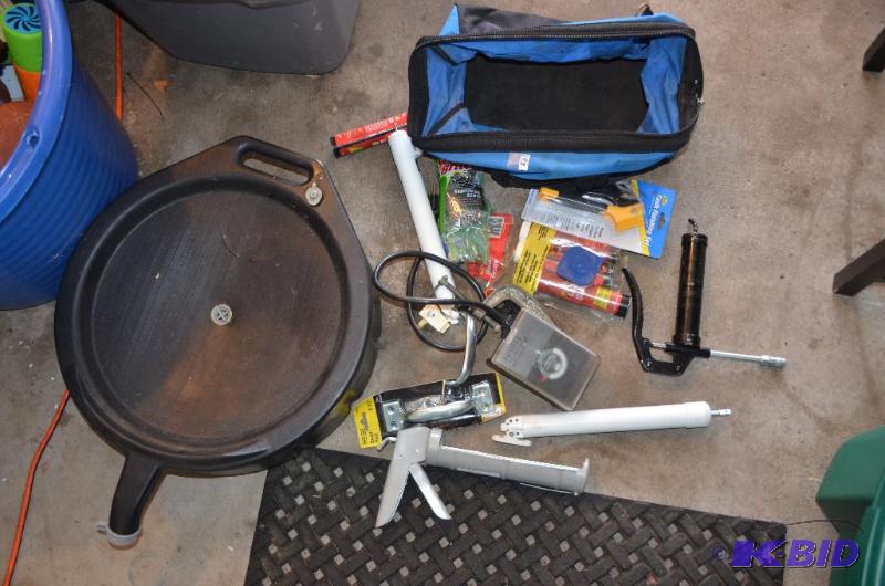 lot 193 image: grease gun, oil basin, tools, tool bag...
