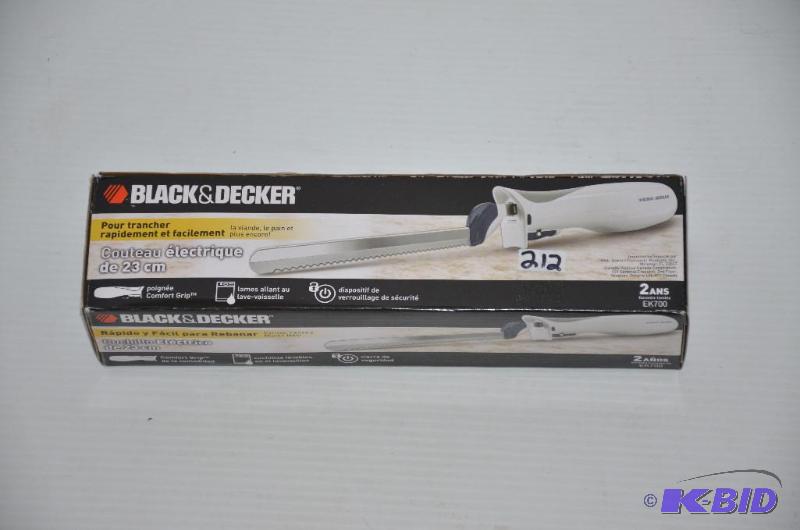 lot 212 image: Black & Decker 9" electric knife - n...