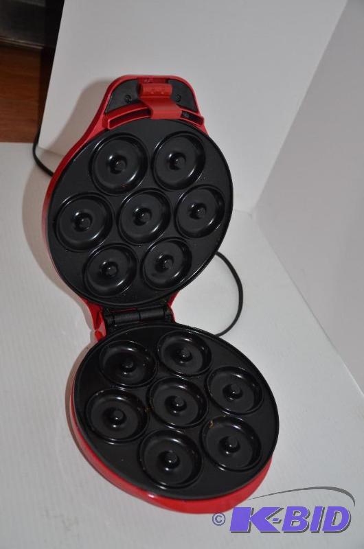lot 214 image: Bella Mini Donut Maker...