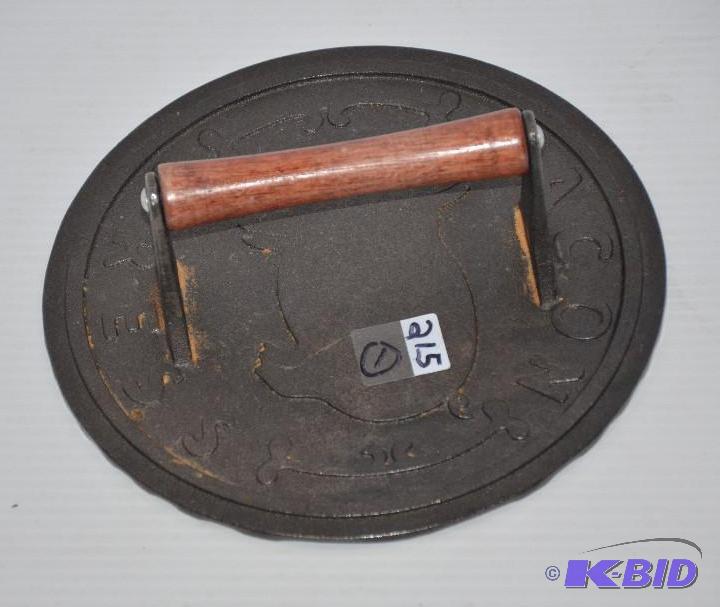 lot 215 image: Cast iron bacon  burger press 9" diamet...