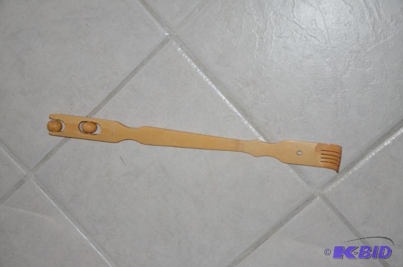 lot 34A image: Wood back scratcher 18" long...