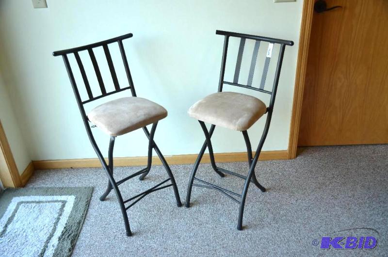 lot 68 image: 2 folding chairs. The Seat is 24" off th...