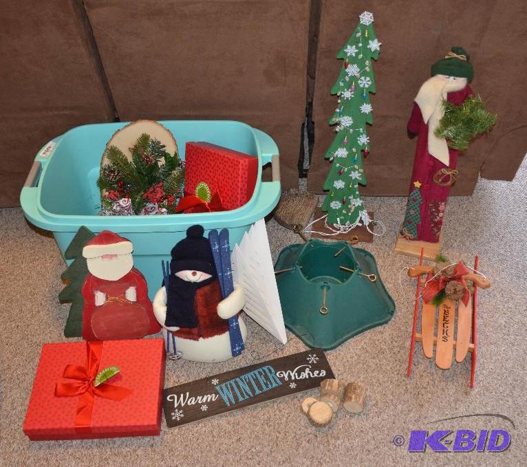 lot 70 image: Christmas decor as pictured....