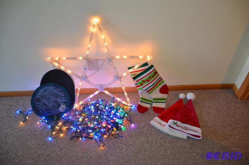 lot 78 image: Lighted Christmas star Christmas decor Chri...