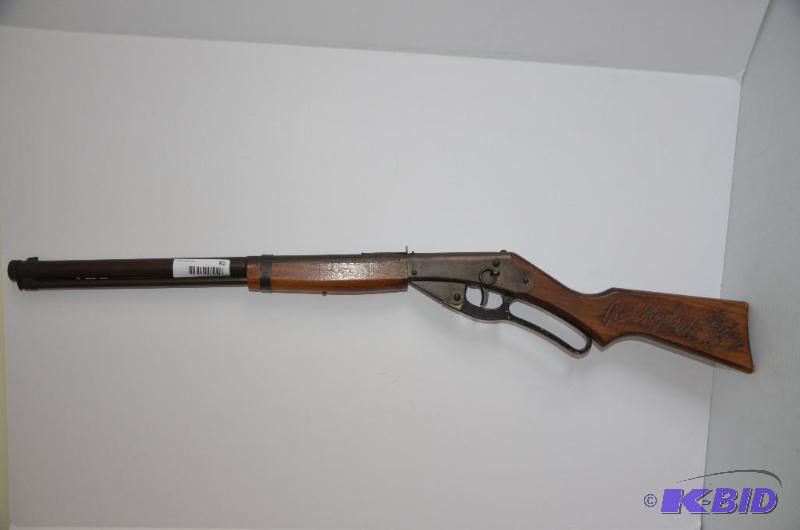 lot 81 image: Daisy Red Ryder Fred Harmen  Carbine BB ...