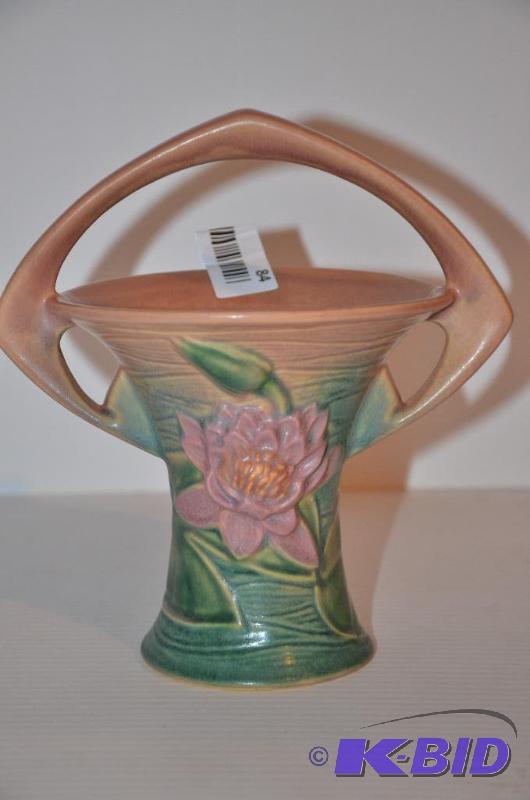 lot 84 image: Roseville U.S.A 380-8". Ceramic vase...