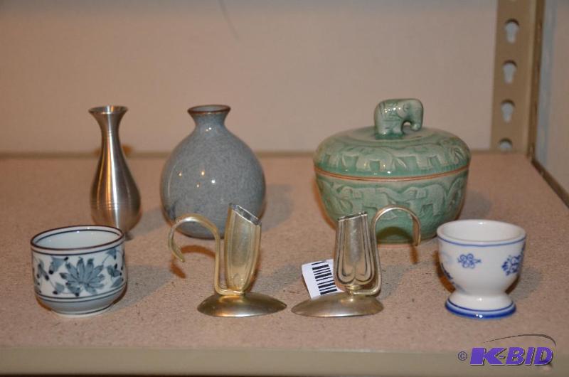 lot 89 image: Tutor plate Onida community tooth pick holder...