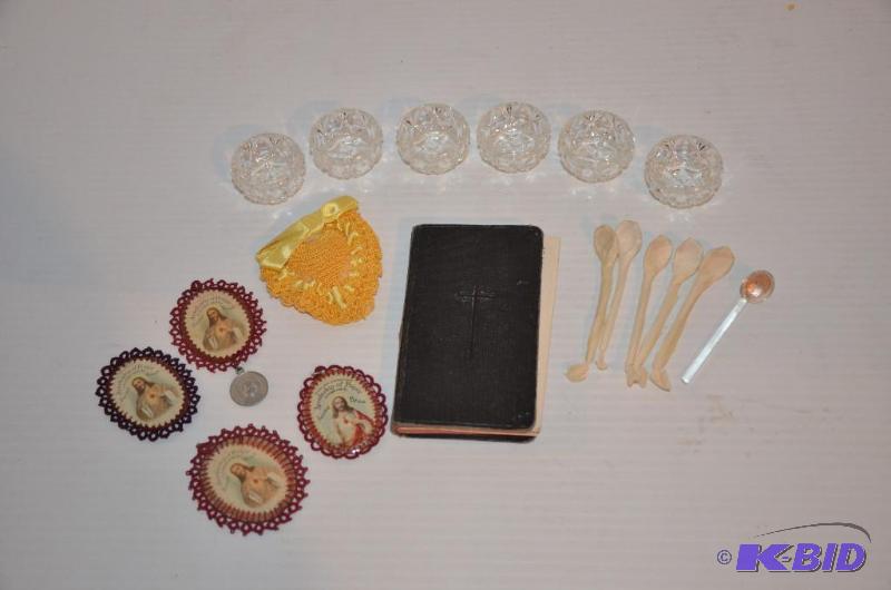 lot 91 image: Vintage Catholic items - 1925 prayer book, si...
