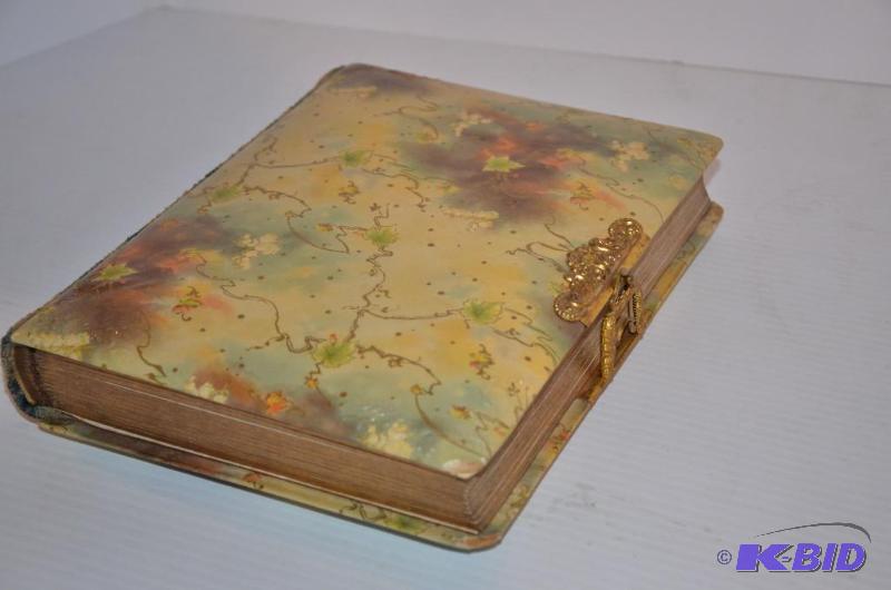 lot 94 image: 8.5&quotx10.5" photo book (antique)...