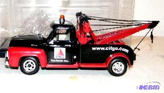 lot 103 image: 1953 Ford Tow Truck - Gearbox bank with key -...