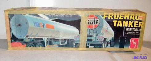 lot 110 image: AMT Fruehauf Tanker Trailer Model Kit - Union...