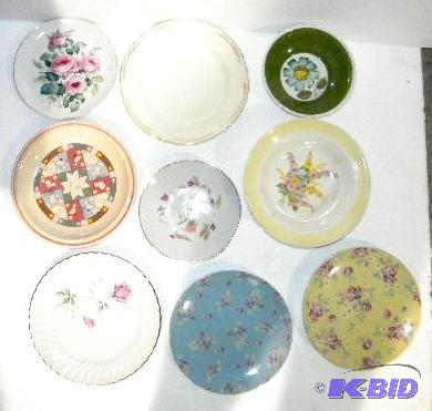 lot 12 image: 9 Piece Mixed Lot of Collectibles Plates and ...