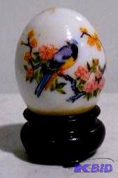 lot 134 image: Avon Oriental Egg - Produced 1975 - Empty - V...
