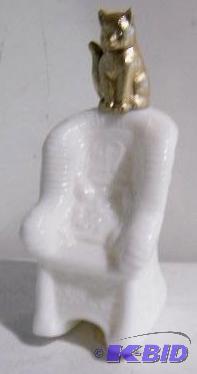 lot 173 image: Avon Sitting Pretty - Produced 1971-1973 - Em...
