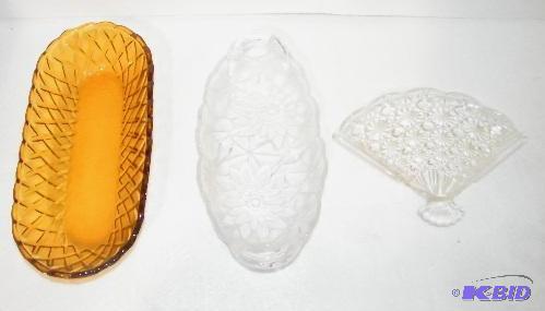 lot 20 image: 3 Piece BowlCandyCondiment Dishes - 1 amber...