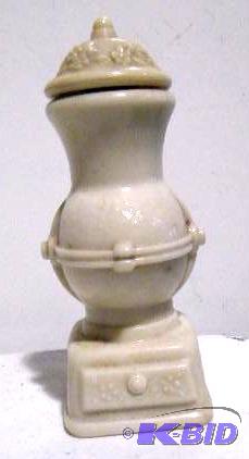 lot 251 image: Avon Floral Urn - Moonwind cologne - Has colo...