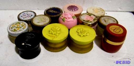 lot 267 image: Avon 13 Piece Lot - Cremes, sachets - Ranging...