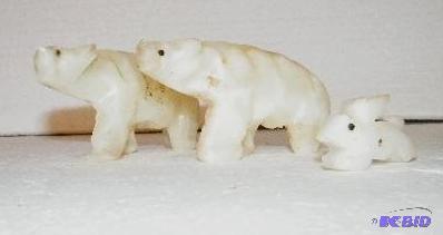 lot 27 image: 3 Piece Carved Onyx Set - 2 polar bears - 4&q...