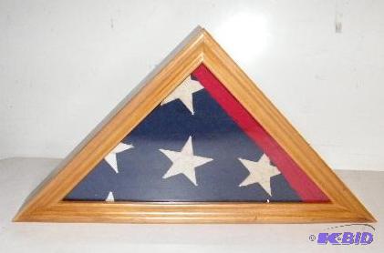 lot 301 image: Old Flag - Comes with flag case - Valley Forg...