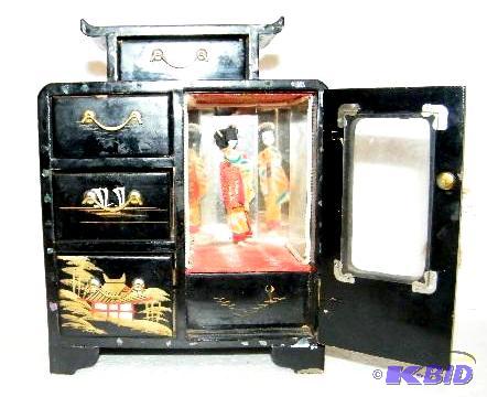 lot 32 image: Old Hand Made Jewelry Box - by GNCO&nbspJapa...