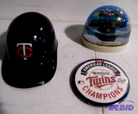 lot 322 image: Minnesota Twins 3 Piece Lot -&nbspMini Twins...
