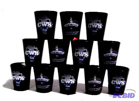lot 335 image: Lot of 12 Black Shot Glasses - 2011 Mens Coll...