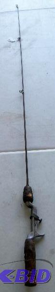 lot 46 image: All Steel Fishing Rod -&nbsp12 foot steel p...