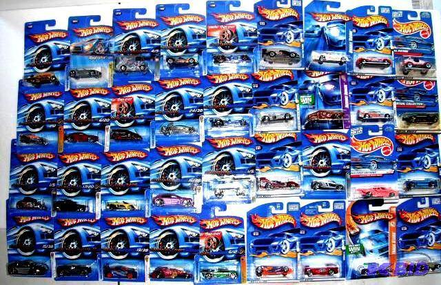 lot 53 image: Hot Wheels Collection 36 Piece Set - 2005 For...
