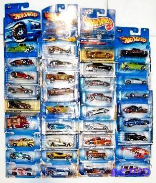 lot 60 image: Hot Wheels Collection 36 Piece Set - 2005 - P...