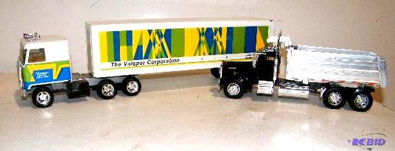 lot 82 image: Valspar&nbspSemi with Trailer - 19" lon...