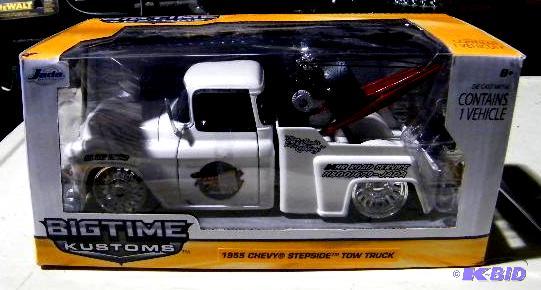 lot 84 image: White GMC Cab with Trailer -&nbspErtl Collec...