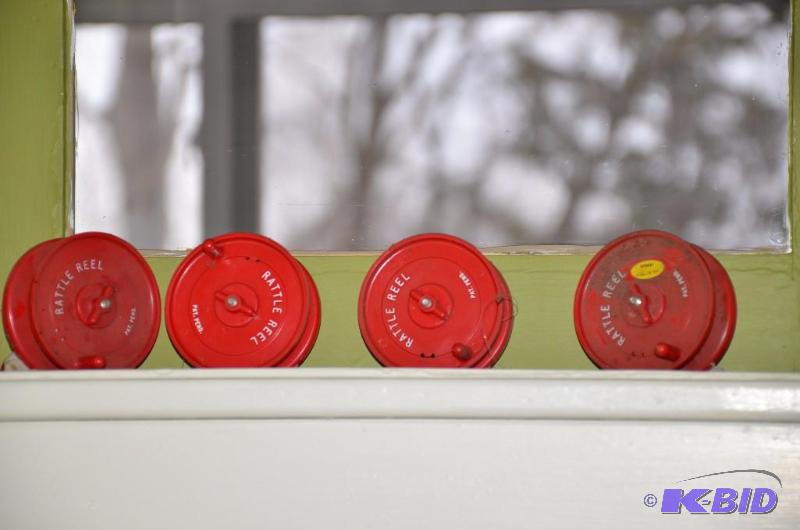 lot 113 image: Rattle Reel & ice fishing gear - Lakcos...