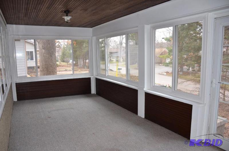 lot 35 image: Set of Windows- 107&quotx57", vinyl sli...