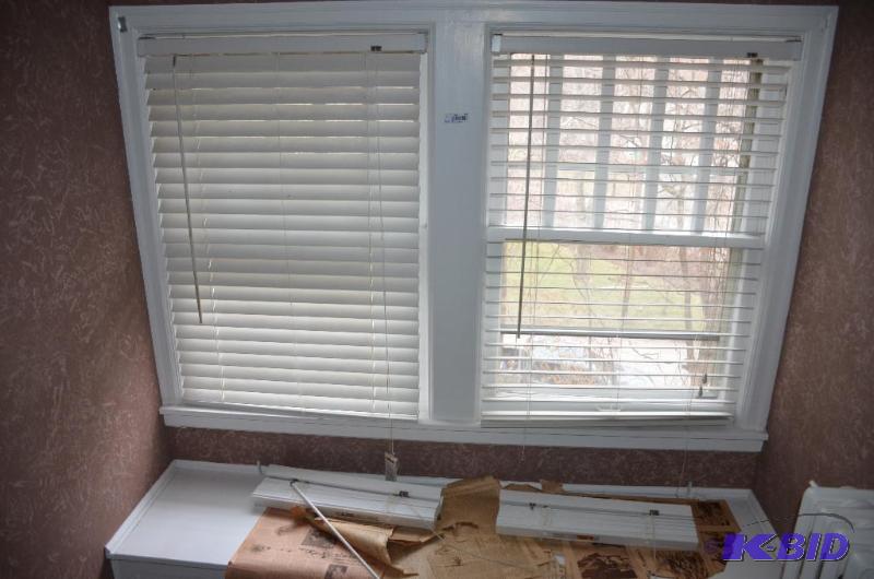 lot 71 image: 4 Sets of Blinds- 24&quotx46"...