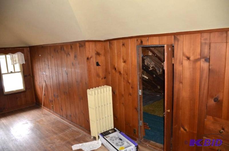 lot 77 image: All the vintage wood on the second&nbspfloor...