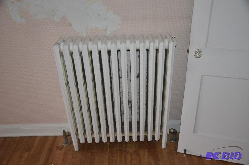 lot 81 image: Radiator 34&quotx38"...