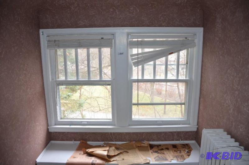 lot 88 image: Lot of 4 Windows 2-24&quotx34" 2-33&qu...