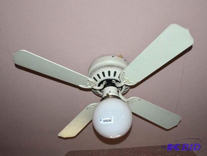 lot 89 image: 44" Ceiling Fan...