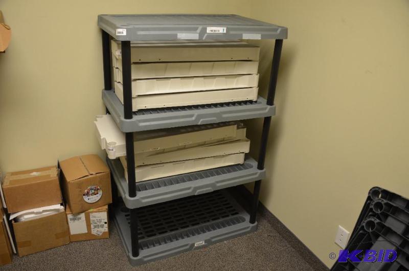 lot 101 image: Plastic shelving 22x54x36...