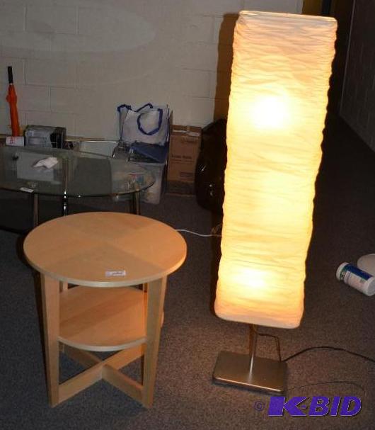 lot 118 image: Round IKEA Vejmon table 13040 23 12" di...