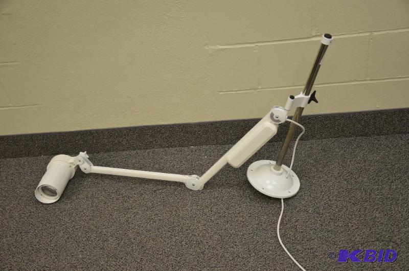 lot 119 image: Phillips Burton super exam 50&nbspexam light...