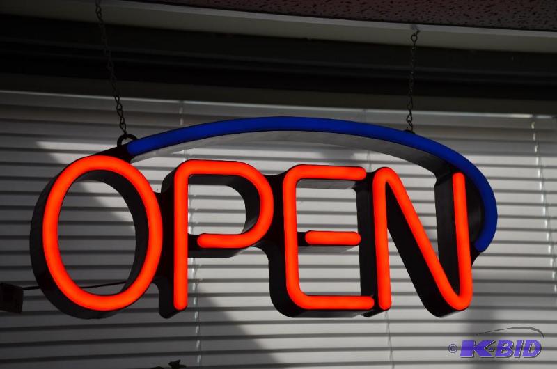 lot 122 image: Lighted hanging open sign....