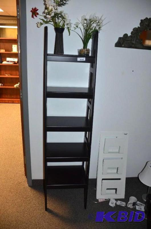 lot 237 image: Free-standing display shelf. 69x17x15...