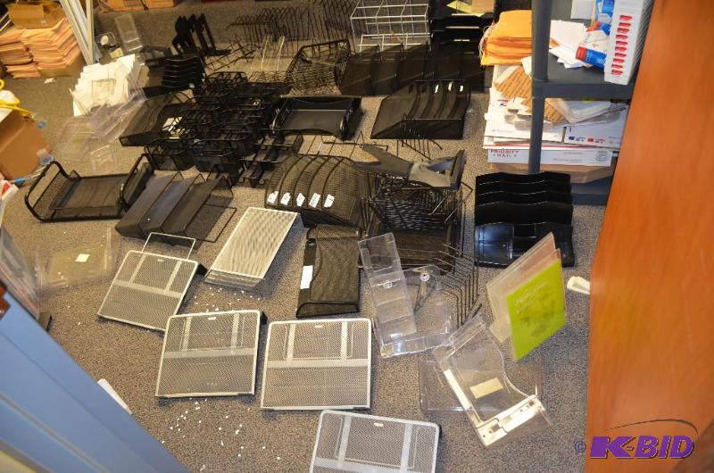 lot 254 image: Office supplies - metal & plastic, black ...