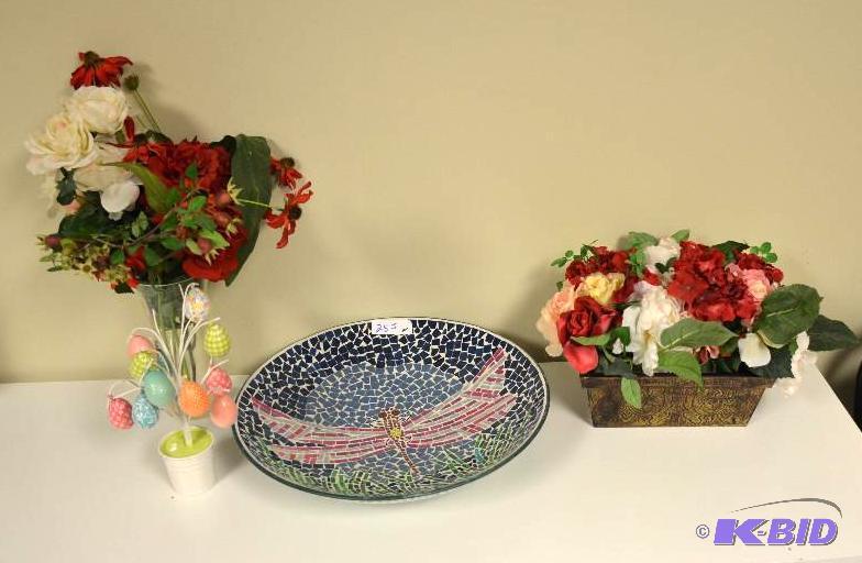 lot 25J image: Stain glass bowl and flower vase. Bowl is 18&...