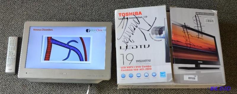 lot 288 image: Toshiba LED TV DVD combo model 19LV612U, powe...